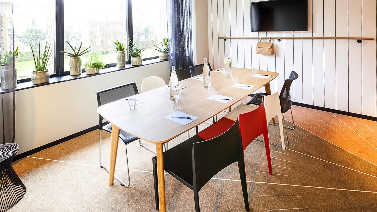 Photo of Livingroom in Republique–Point-du-Jour