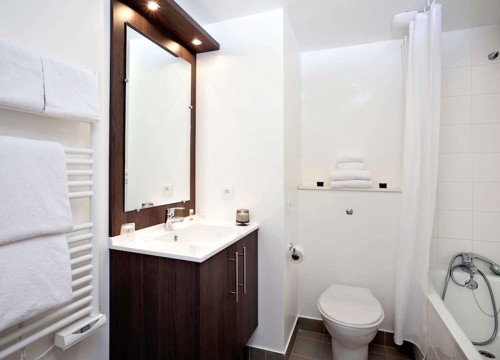 Photo of Bathroom in Asnieres-sur-Seine