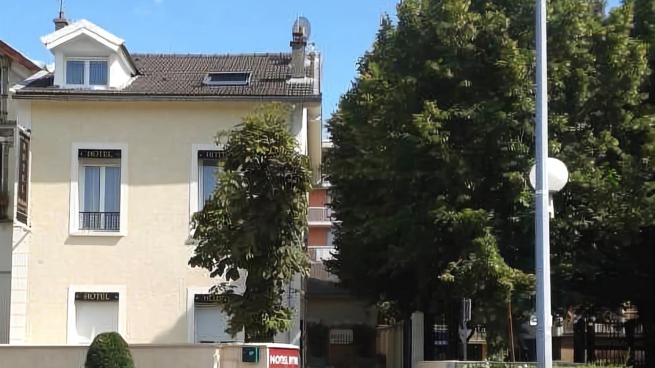 Photo of Buildings in Saint-Cloud