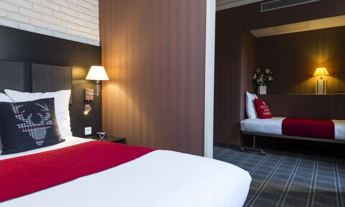 Photo of Bedroom in 9th Arrondissement