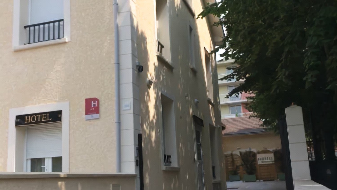 Photo of Buildings in Saint-Cloud