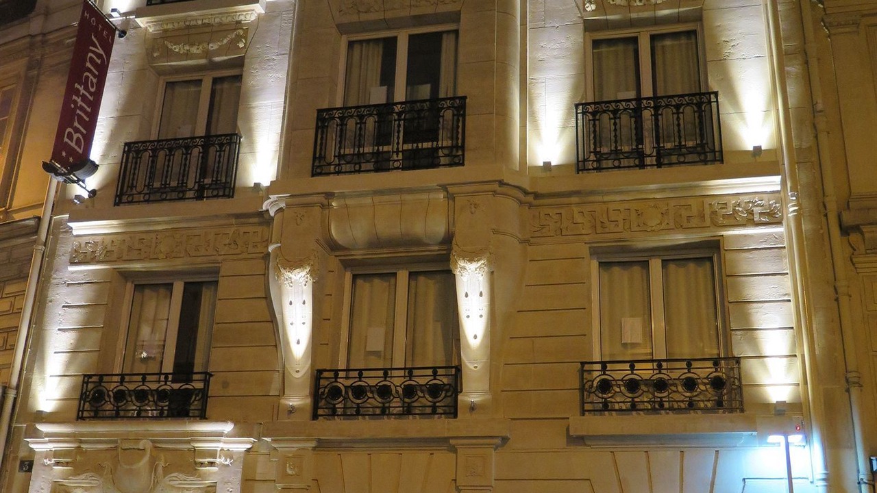 Photo of Buildings in 9th Arrondissement