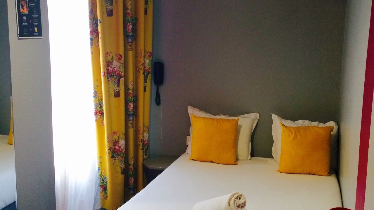 Photo of Bedroom in Saint-Lambert