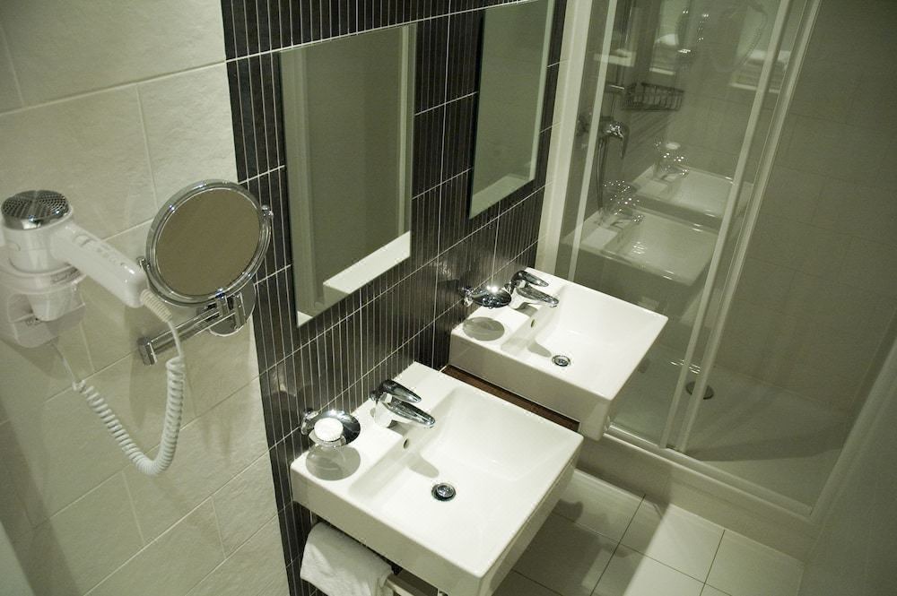 Photo of Bathroom in 9th Arrondissement
