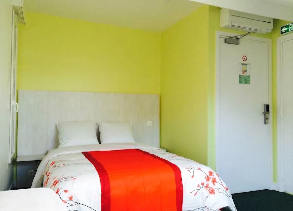 Photo of Bedroom in Saint-Cloud