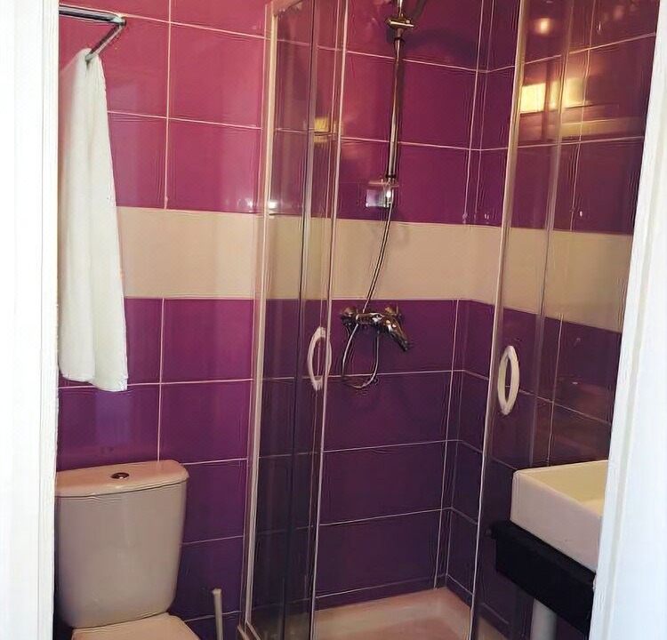 Photo of Bathroom in Saint-Cloud