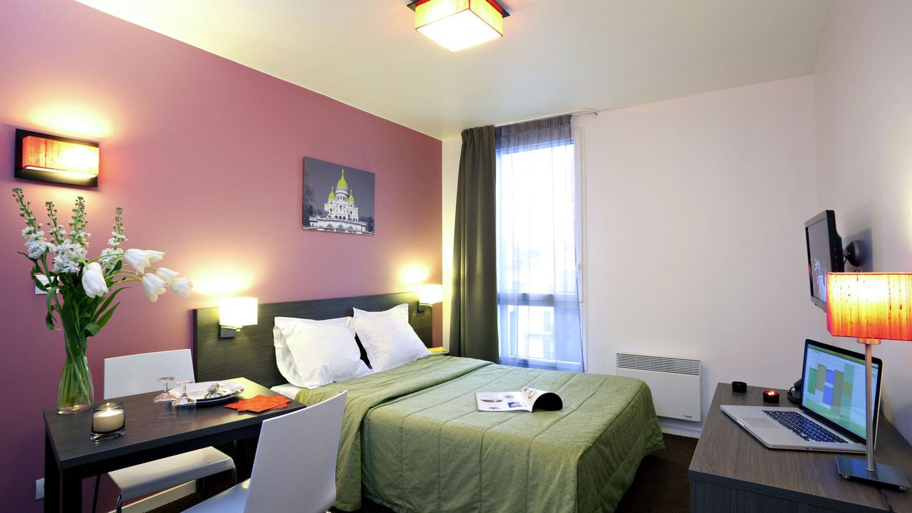 Photo of Bedroom in Asnieres-sur-Seine