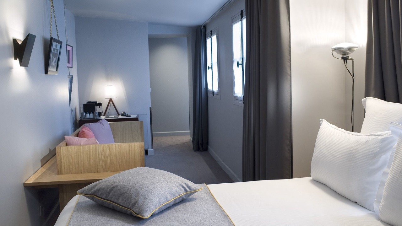 Photo of Bedroom in 7th Arrondissement