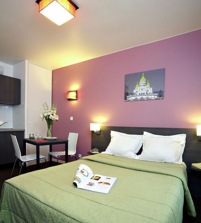 Photo of Bedroom in Asnieres-sur-Seine