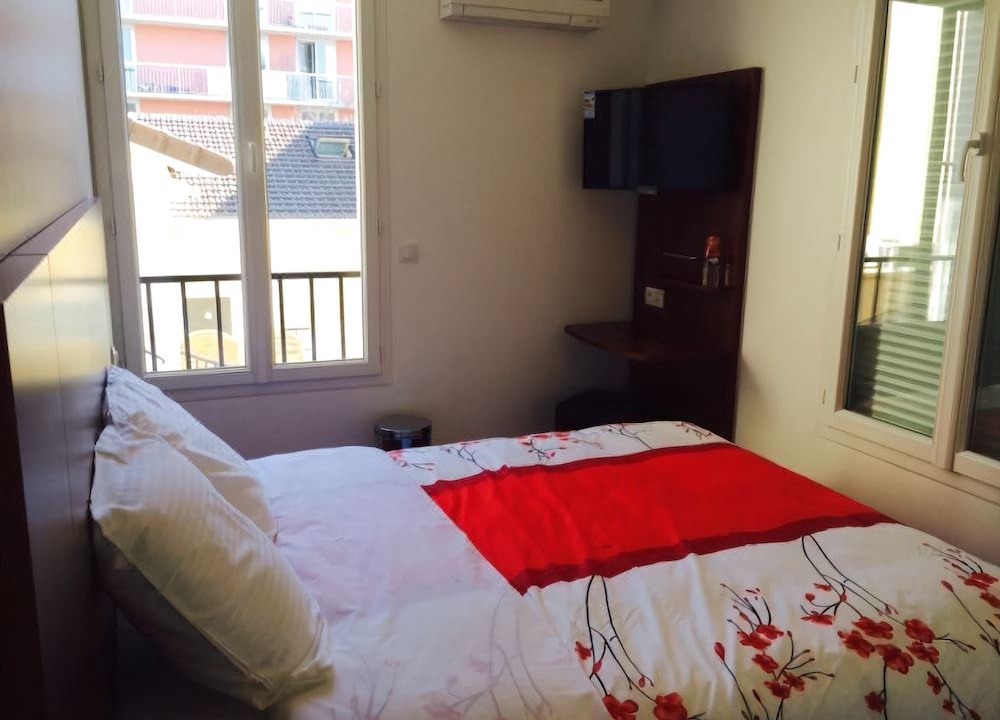Photo of Bedroom in Saint-Cloud