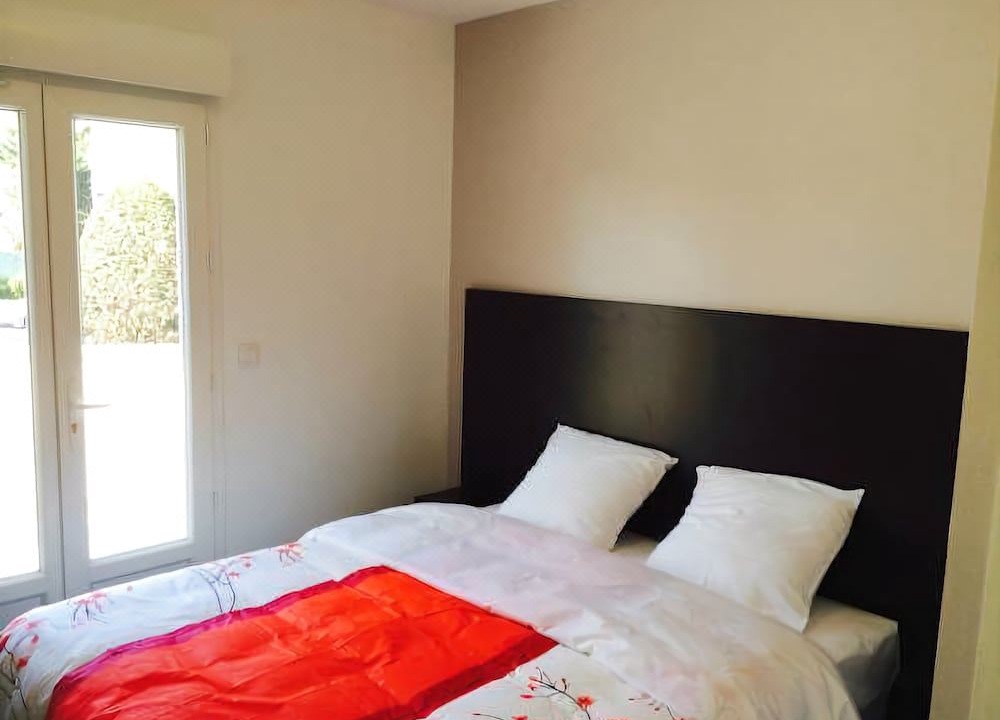 Photo of Bedroom in Saint-Cloud
