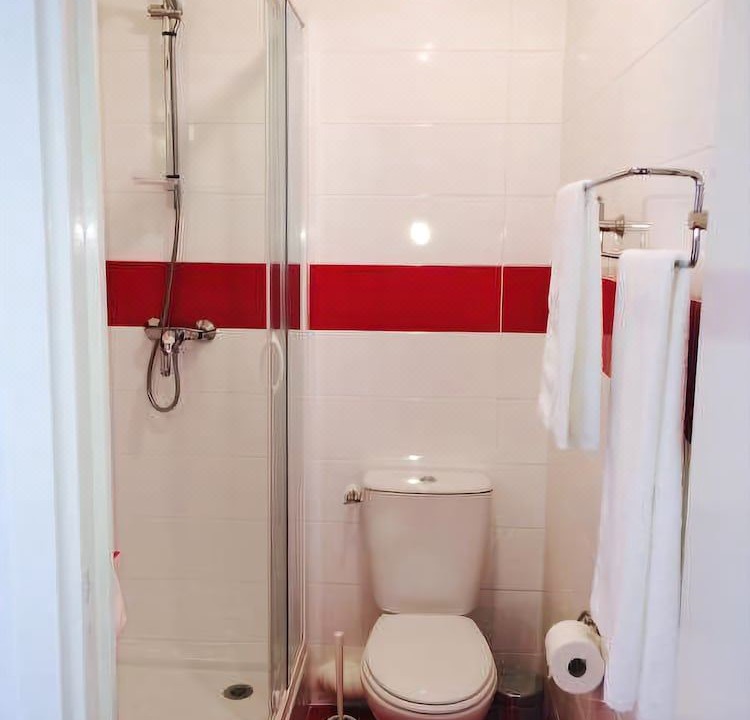Photo of Bathroom in Saint-Cloud