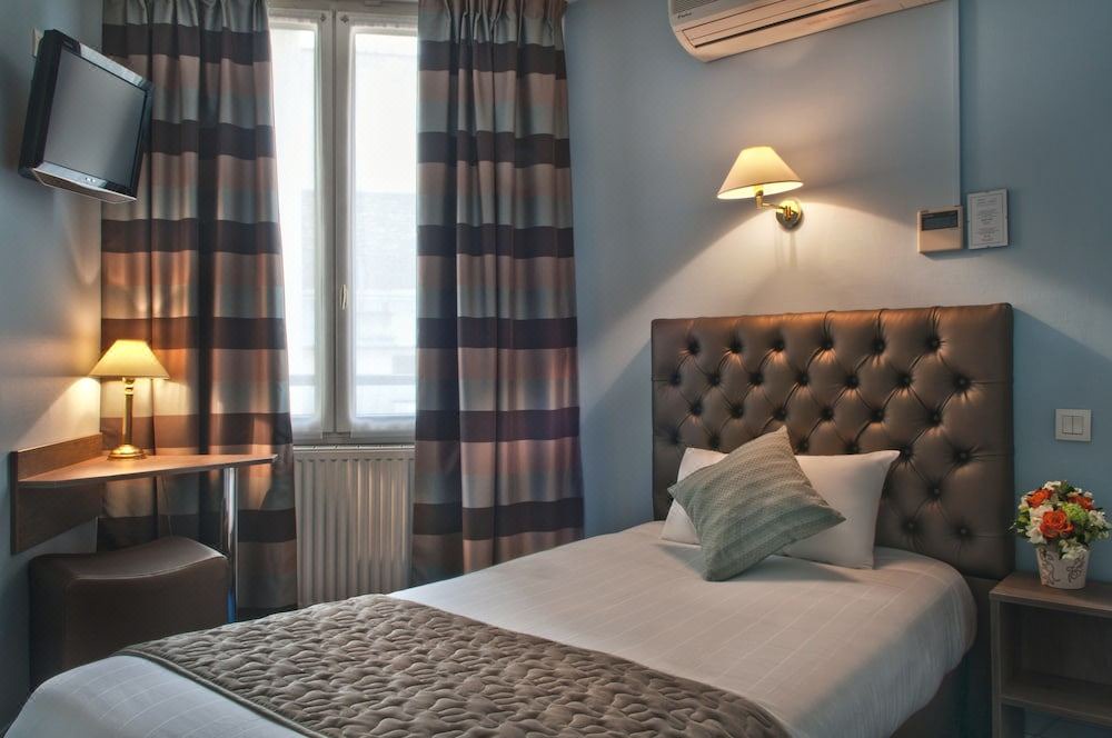 Photo of Bedroom in 9th Arrondissement
