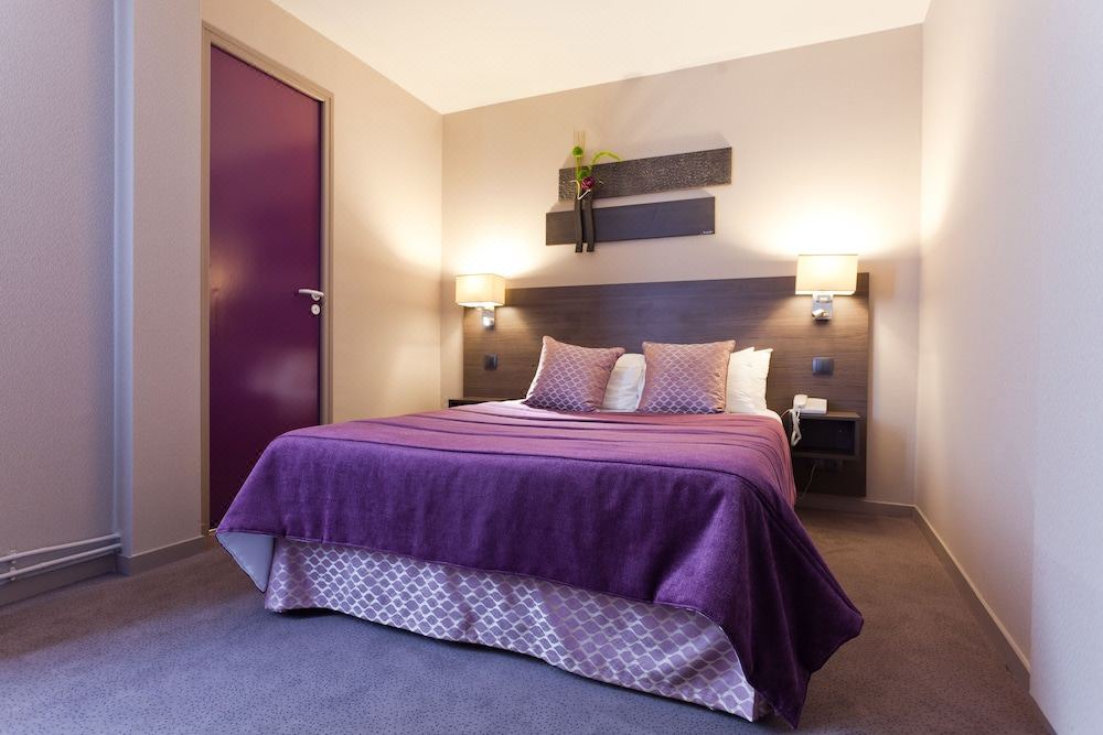 Photo of Bedroom in 9th Arrondissement