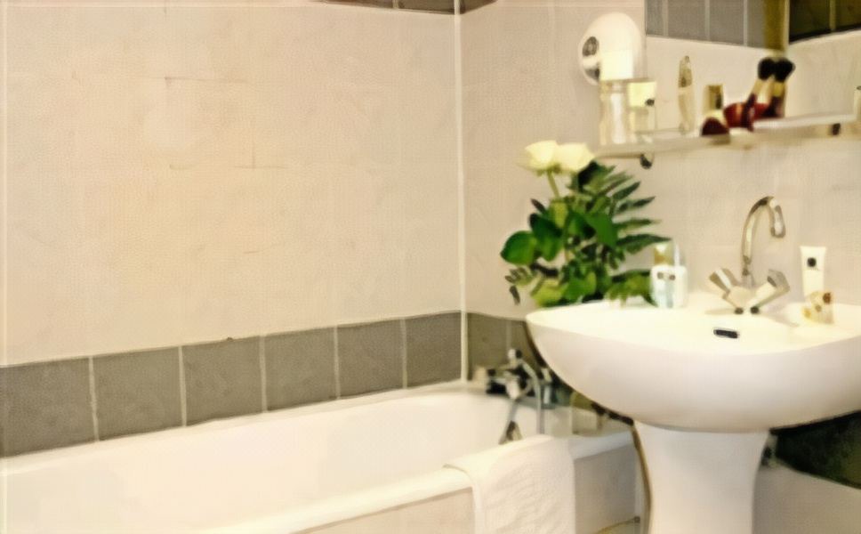 Photo of Bathroom in Quartier de la Folie-Mericourt