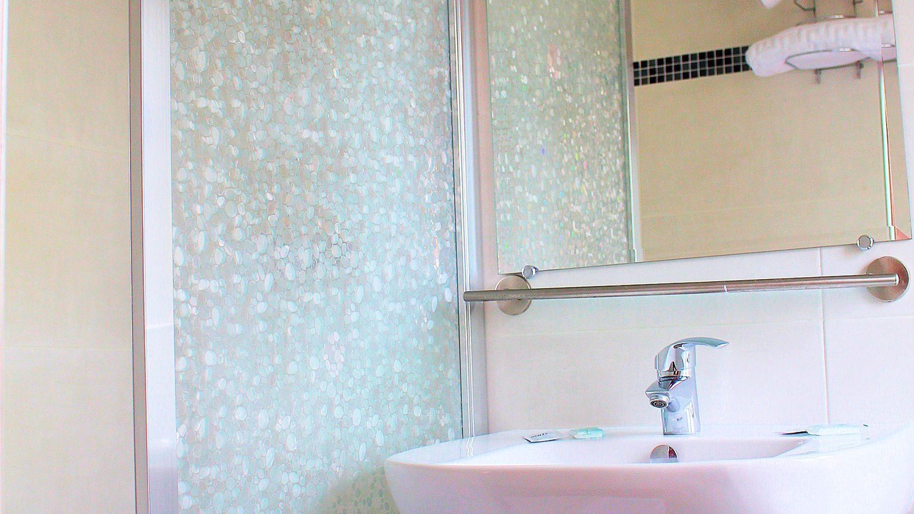 Photo of Bathroom in Quartier de la Folie-Mericourt