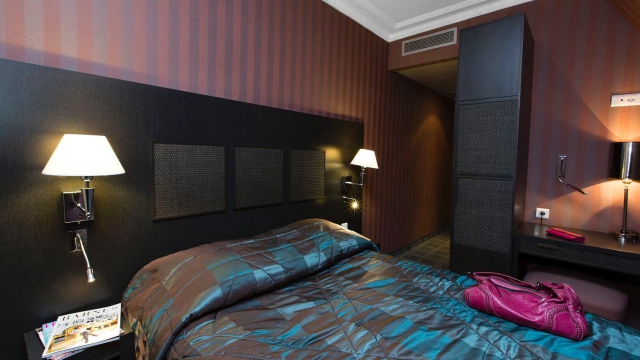 Photo of Bedroom in 9th Arrondissement