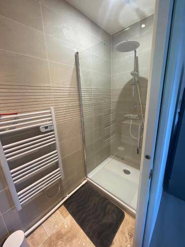 Photo of Bathroom in Villemomble