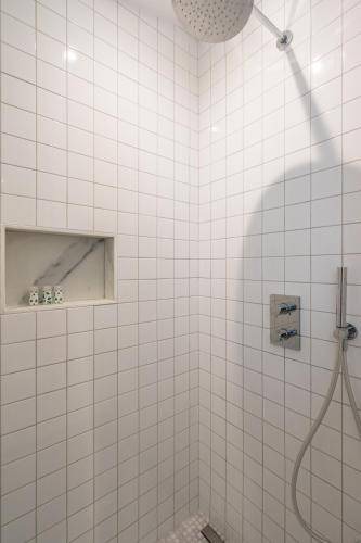Photo of Bathroom in Quartier de la Folie-Mericourt