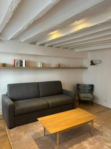 Photo of Livingroom in Quartier de la Folie-Mericourt