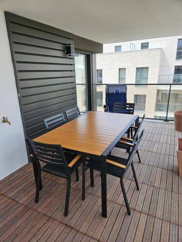 Photo of Patio Balcony in La Varenne Saint-Hilaire