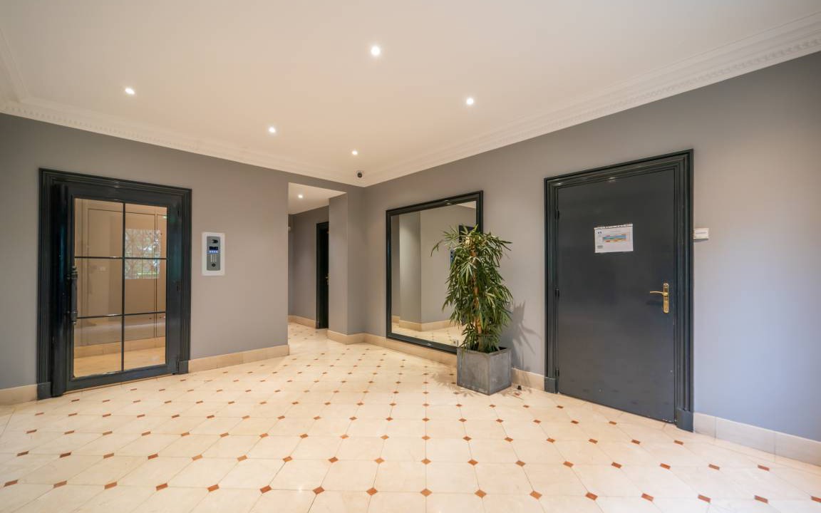 Photo of Others in Faubourg de l'Arche