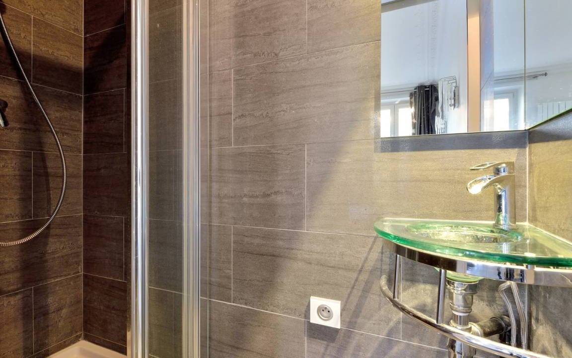Photo of Bathroom in Chaillot