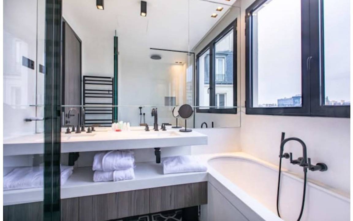 Photo of Bathroom in Chaillot