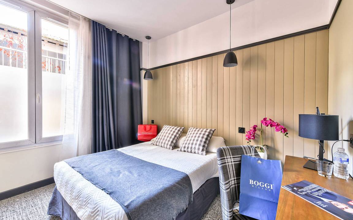 Photo of Bedroom in Asnieres-sur-Seine