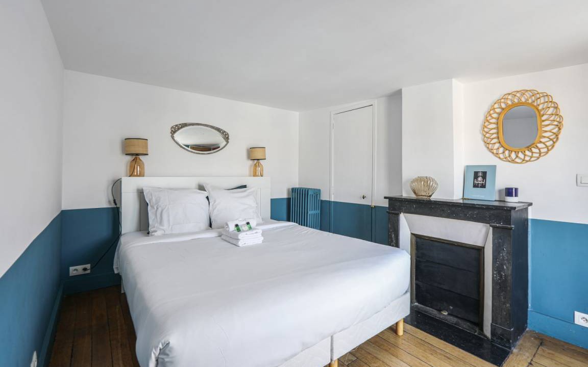 Photo of Bedroom in 10th Arrondissement