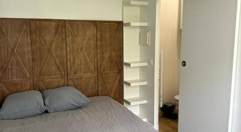 Photo of Bedroom in Sceaux