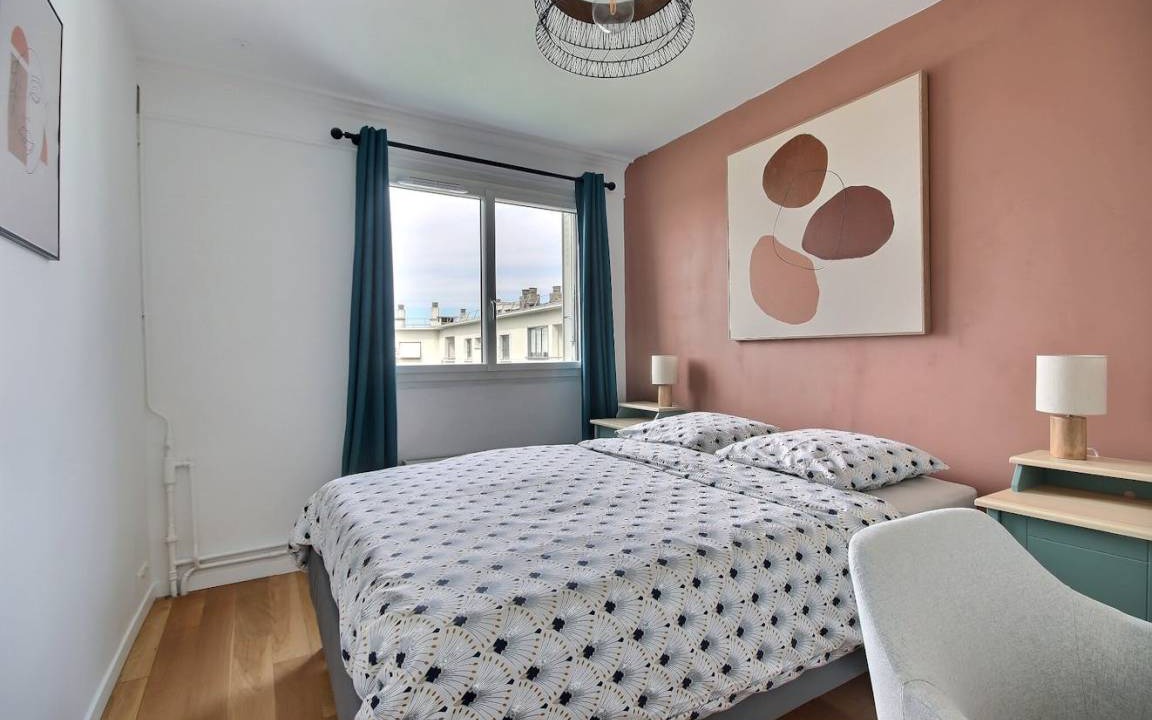 Photo of Bedroom in Combat