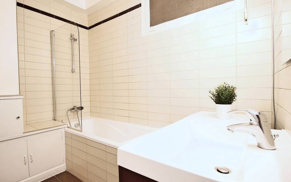 Photo of Bathroom in Chaillot