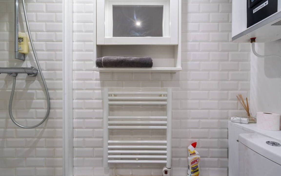 Photo of Bathroom in Quartier de la Folie-Mericourt