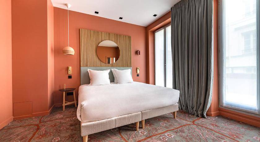 Photo of Bedroom in 8th Arrondissement