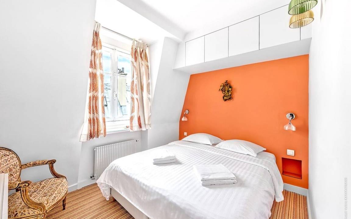 Photo of Bedroom in Chaillot