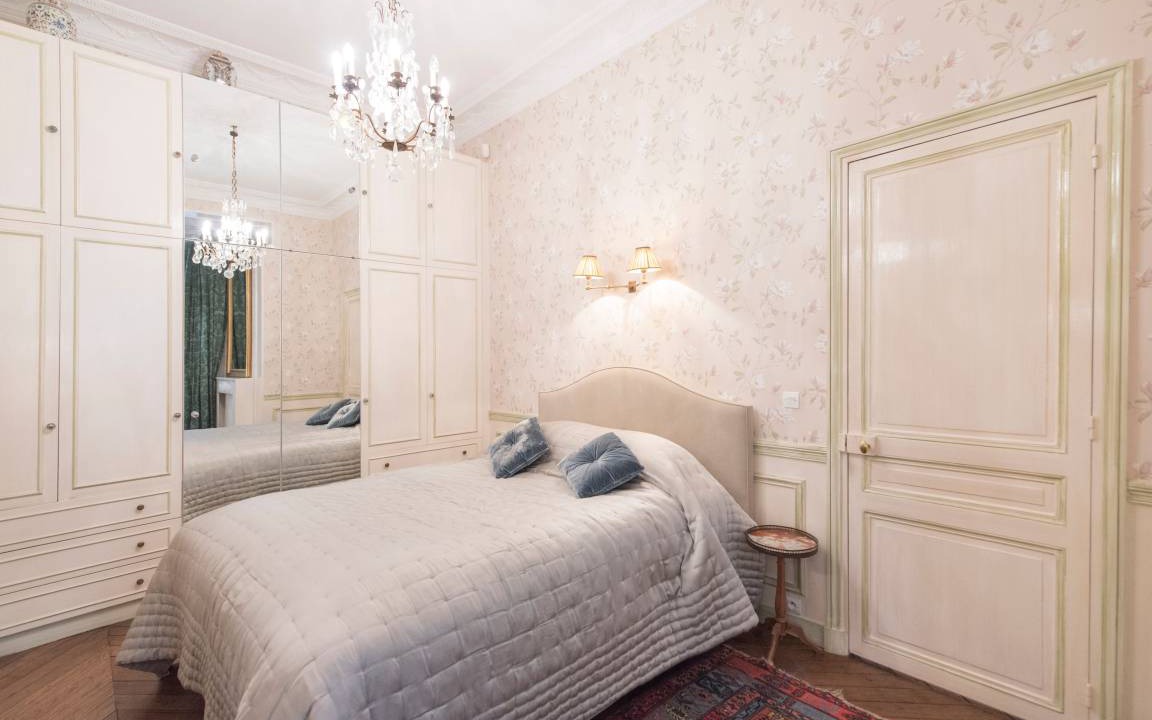 Photo of Bedroom in Chaillot