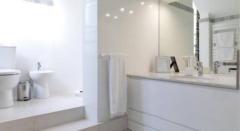 Photo of Bathroom in Quartier de la Place-Vendome