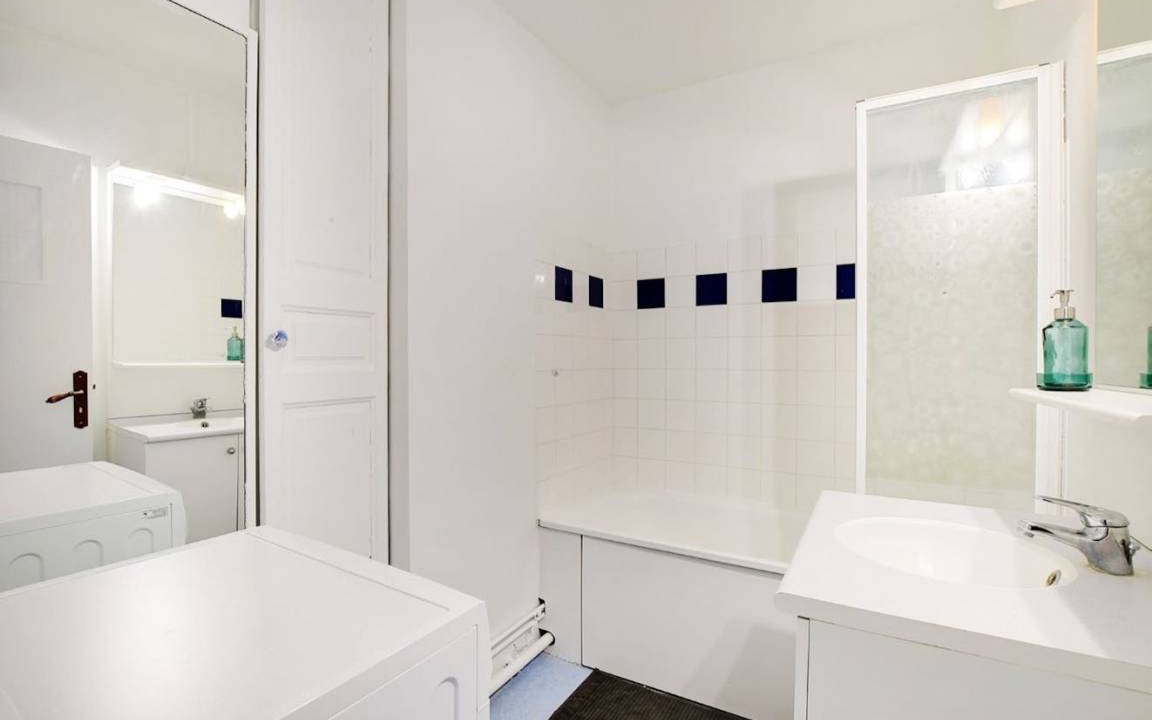 Photo of Bathroom in Le Kremlin-Bicetre