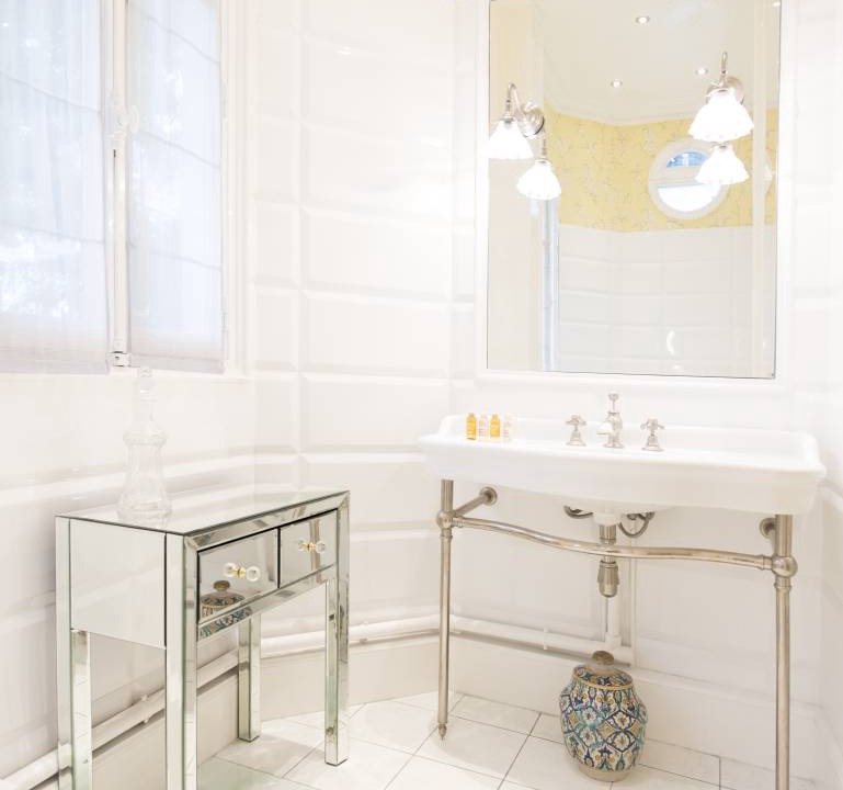 Photo of Bathroom in Chaillot