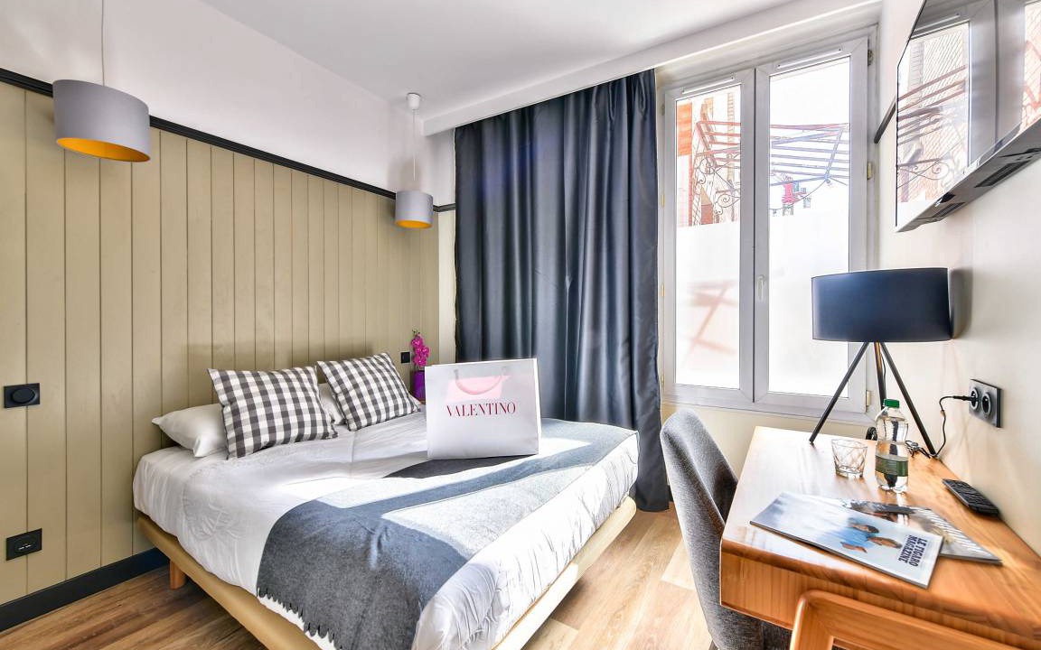 Photo of Bedroom in Asnieres-sur-Seine