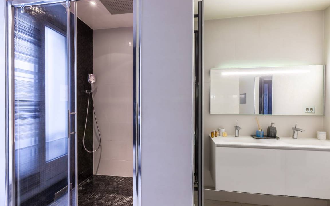Photo of Bathroom in Chaillot