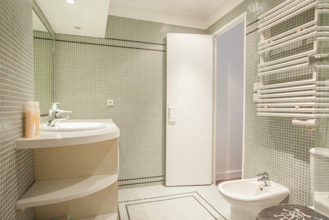 Photo of Bathroom in Quartier de la Folie-Mericourt