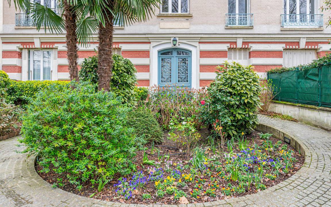 Photo of Others in Neuilly-sur-Seine