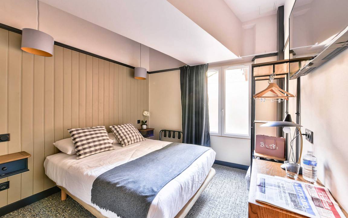 Photo of Bedroom in Asnieres-sur-Seine