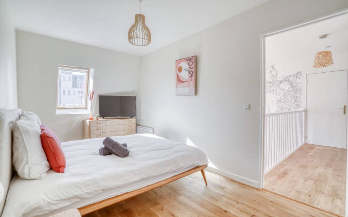 Photo of Bedroom in Clichy