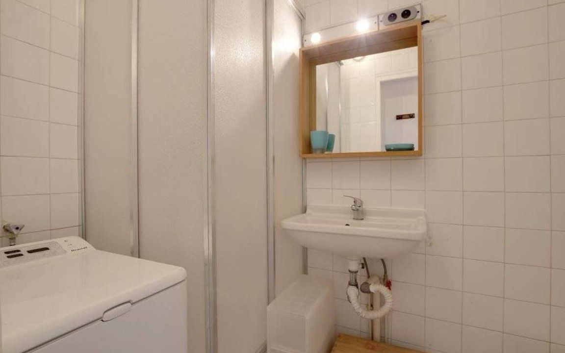 Photo of Bathroom in Quartier de la Folie-Mericourt