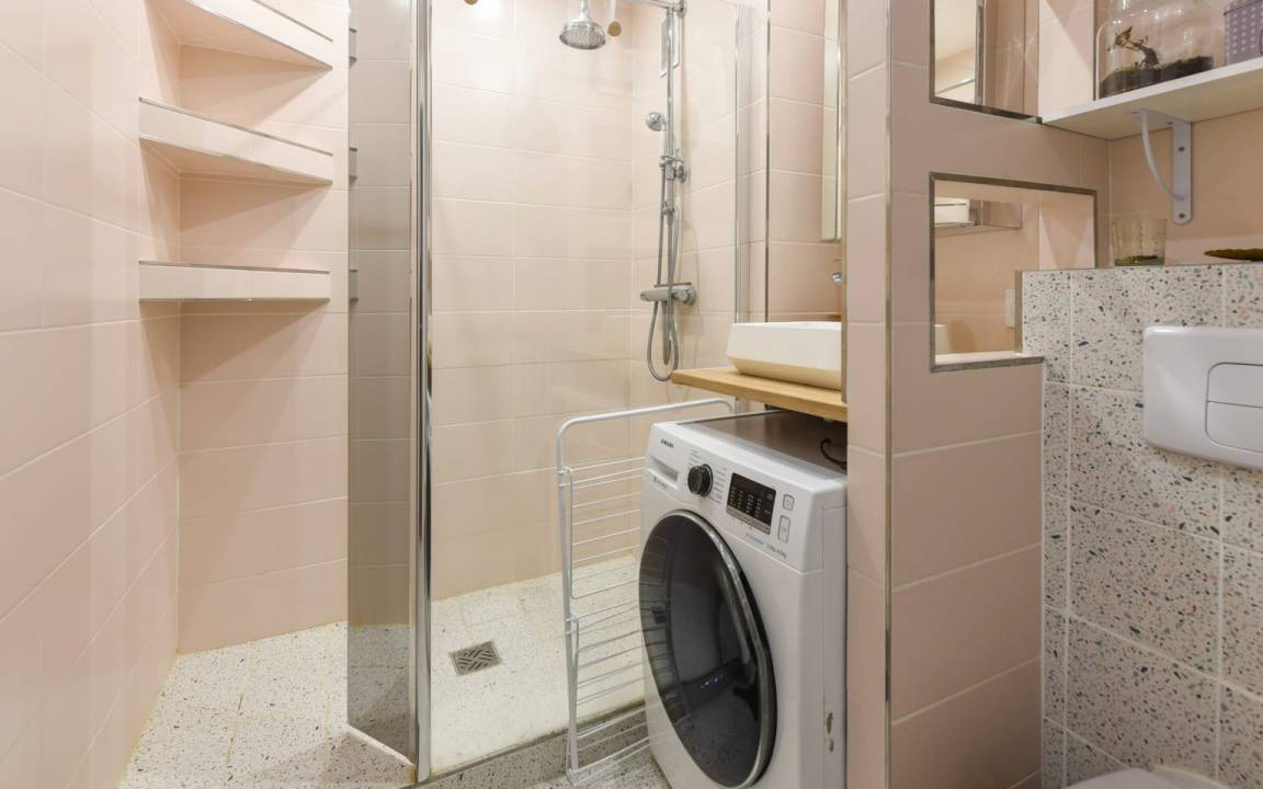 Photo of Bathroom in Hopital Saint-Louis