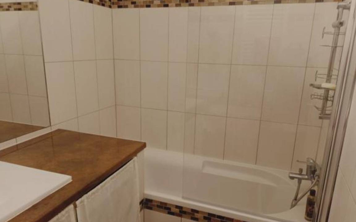 Photo of Bathroom in Le Parc Saint-Maur