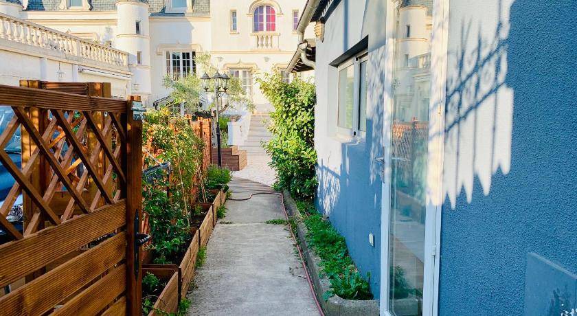 Photo of Others in Neuilly-Plaisance